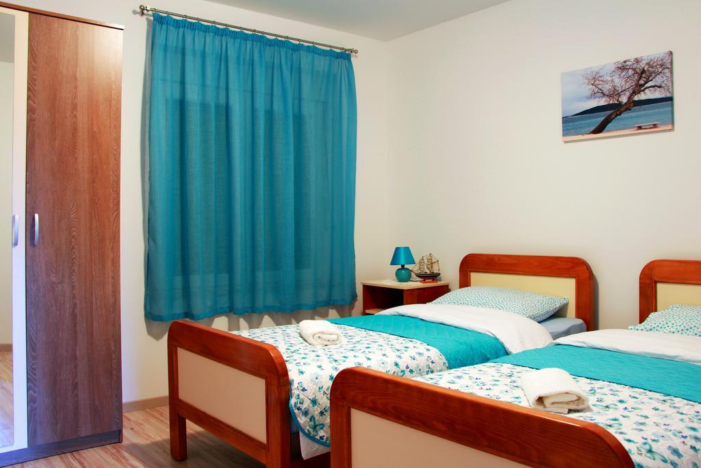 Apartment Ljubica Kastel Gomilica Kaštela Exterior foto