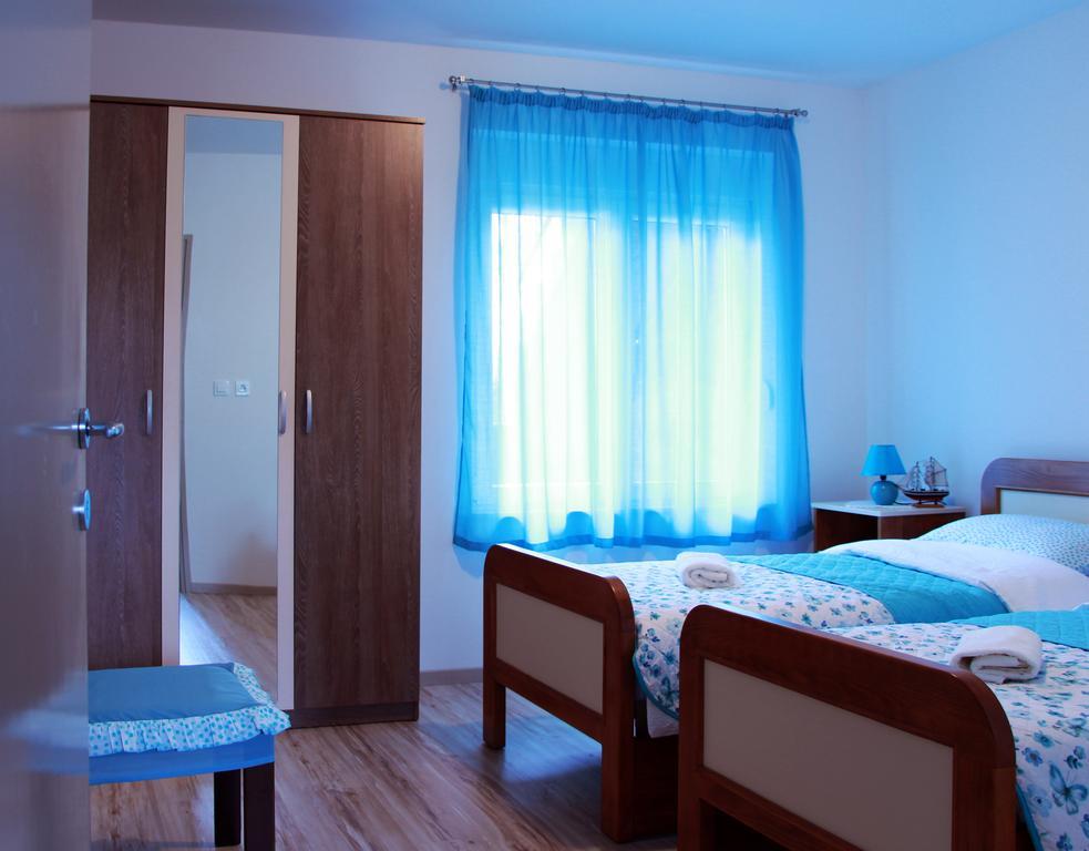 Apartment Ljubica Kastel Gomilica Kaštela Exterior foto